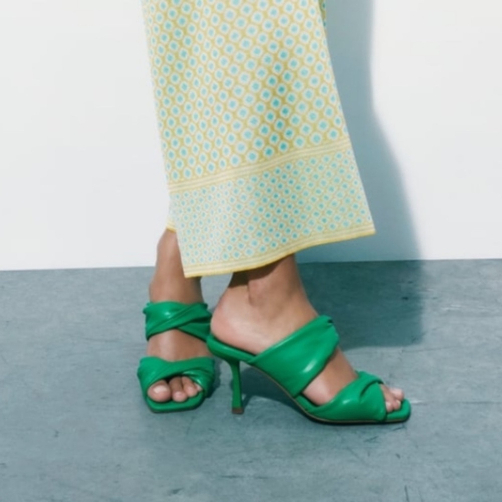 ZARA NWOT - Green Wide Ruched Wide Straps Heeled Sandals (SIZE: EUR 37 / US 6.5)